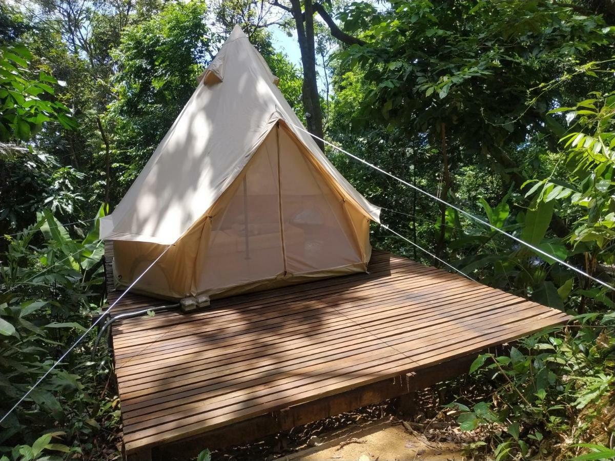 ホテルOrang Hutan Camping プルフンティアン島 エクステリア 写真